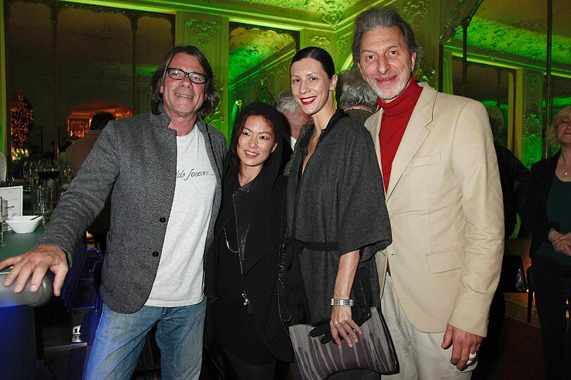 Gunther Mende mit Frau Nee Eun Kim , Rufus Beck und seine Freundin Andrea Kameniczky - Teleky