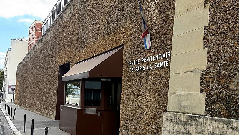 Sarkozy muss sich am Dienstagmorgen zum Haftantritt melden (Archivbild).