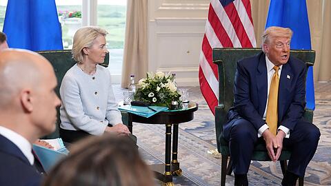 Das Gespräch fand auf dem Gelände von Trumps Golfresort statt.