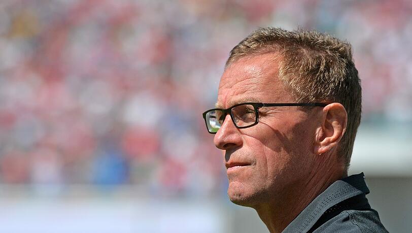 RB-Leipzig-Trainer Ralf Rangnick spricht im AZ Interview über einen möglichen Wechsel von Mario Götze. RB-Leipzig-Trainer Ralf Rangnick spricht im AZ Interview über einen möglichen Wechsel von Mario Götze.