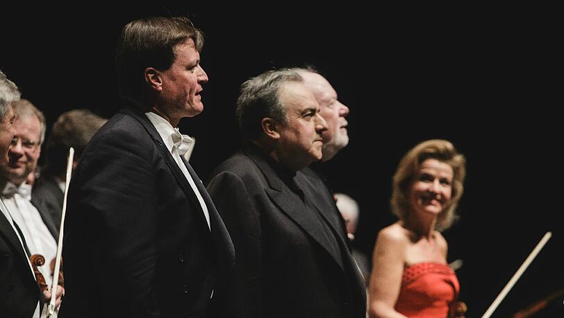 Christian Thielemann, Anne-Sophie Mutter, Lynn Harrell und Yefim Bronfman nach Beethovens Tripelkonzert. Christian Thielemann, Anne-Sophie Mutter, Lynn Harrell und Yefim Bronfman nach Beethovens Tripelkonzert.