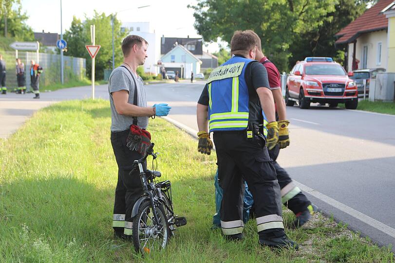 Der 9-Jährige Junge wurde auf der Landstraße in Bad Gögging von dem Sportwagen erfasst und starb noch an der Unfallstelle.