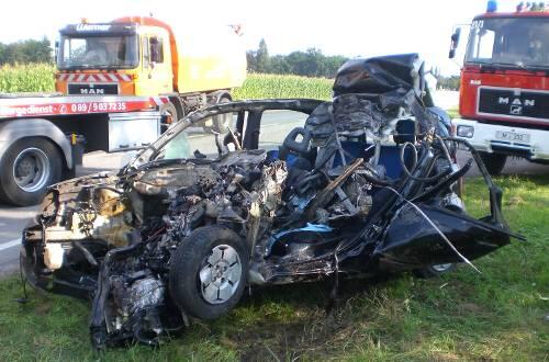In diesem Wrack starb eine 24-Jährige.