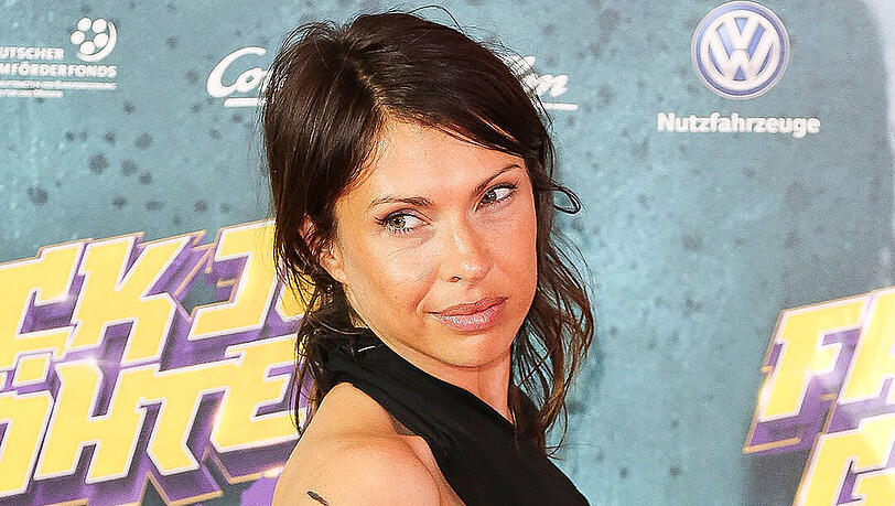 Jana Pallaske feierte mit Filmen wie "Fack ju Göhte", "Inglourious Bastards" und "Männerherzen" große Leinwand-Erfolge. Im Netz bietet sie sich allerdings auch als Schamanin an.