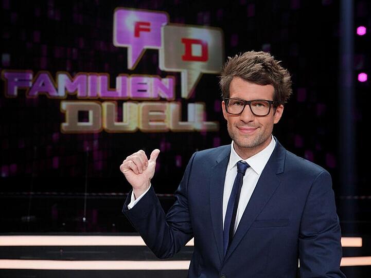 Daniel Hartwich präsentiert das Promi-Special des Familienduells