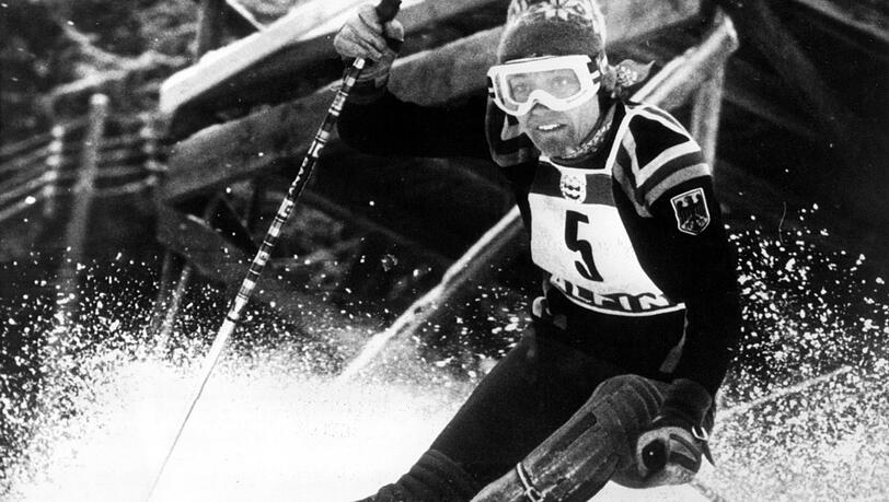 11. Februar 1976: Rosi Mittermaier fährt bei den Olympischen Winterspielen von Innsbruck im Spezialslalom auf der Axamer Lizum einer Goldmedaille entgegen. 11. Februar 1976: Rosi Mittermaier fährt bei den Olympischen Winterspielen von Innsbruck im Spezialslalom auf der Axamer Lizum einer Goldmedaille entgegen.
