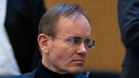 Der frühere Wirecard-Vorstandschef Markus Braun vor Beginn der Fortsetzung im Wirecard-Prozess im Gerichtssaal.