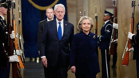 Bill und Hillary Clinton bei der zweiten Amtseinführung von Donald Trump im Januar 2025.
