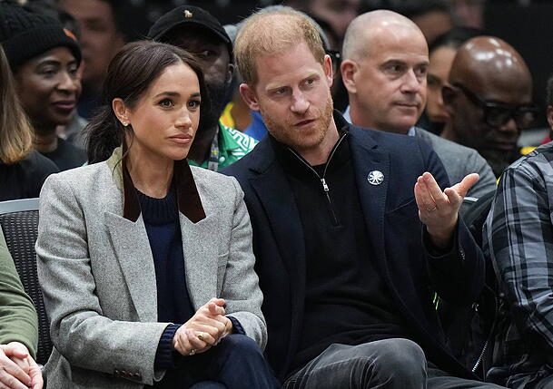 Herzogin Meghan und Prinz Harry haben das Vertrauen der britischen Königsfamilie verspielt, glauben Experten. Herzogin Meghan und Prinz Harry haben das Vertrauen der britischen Königsfamilie verspielt, glauben Experten.