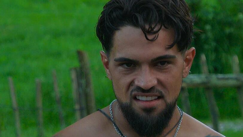 Alex zeigt im "Sommerhaus der Stars" Zähne - und Nerven. Alex zeigt im "Sommerhaus der Stars" Zähne - und Nerven.