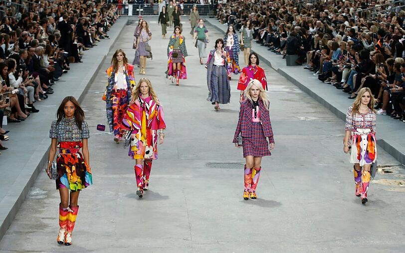 Die Modenschau von Chanel.