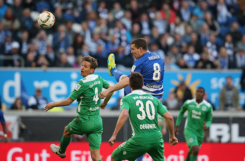 Der strittige Kopfball-Treffer von Duisburgs Bröker hat den TSV 1860 auf die Verliererstraße gebracht.