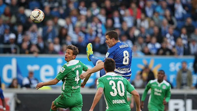 Der strittige Kopfball-Treffer von Duisburgs Bröker hat den TSV 1860 auf die Verliererstraße gebracht. Der strittige Kopfball-Treffer von Duisburgs Bröker hat den TSV 1860 auf die Verliererstraße gebracht.