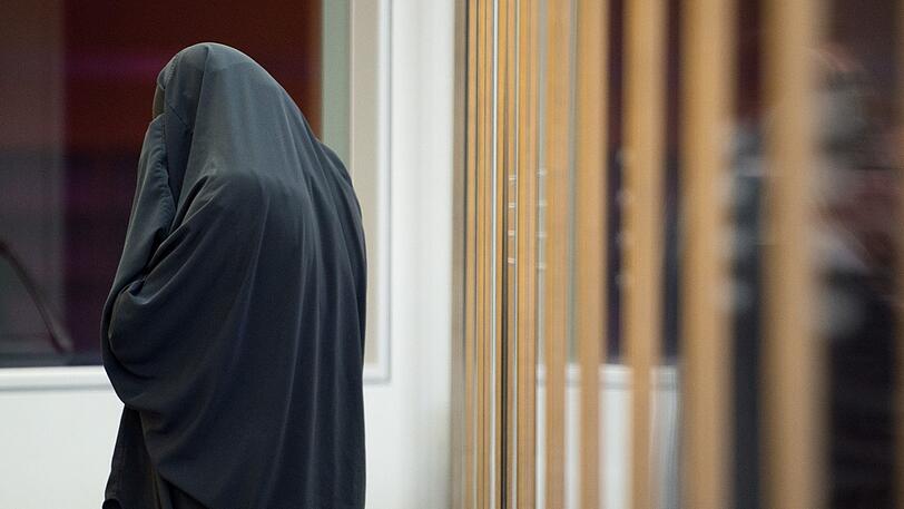 Eine deutsche IS-Anhängerin muss sich ab April vor Gericht verantworten. (Symbolbild)