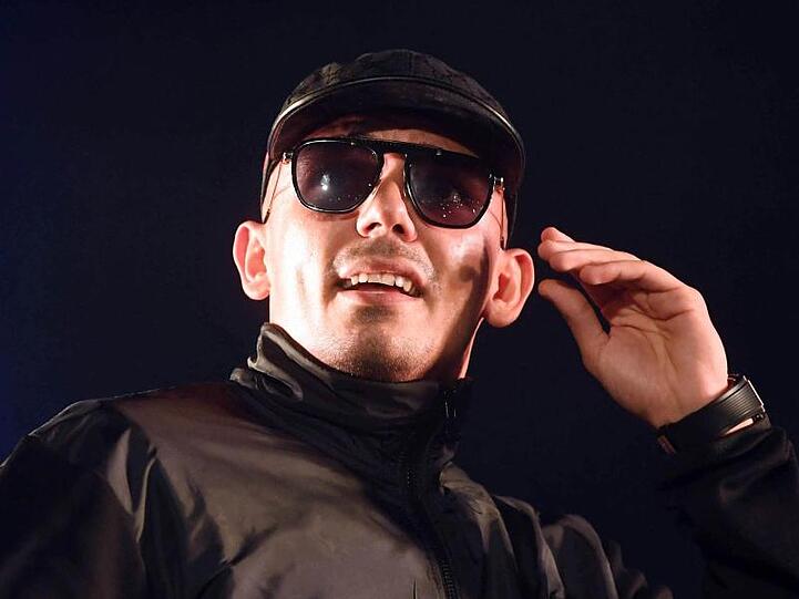 Der Rapper Capital Bra bringt eine Tiefkühlpizza unter der Marke "Gangstarella" heraus.
