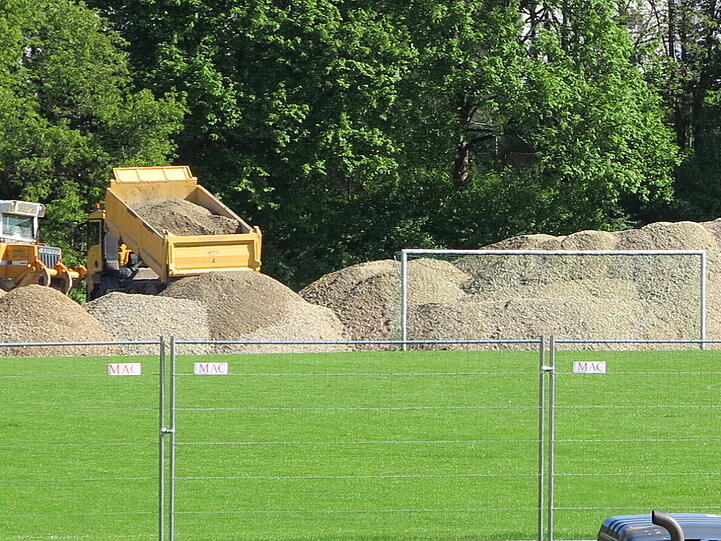 Beim SVN Sportpark wird derzeit fleißig gewerkelt. AZ-Leser Djordje Matkovic hat das mit seiner Kamera dokumentiert.