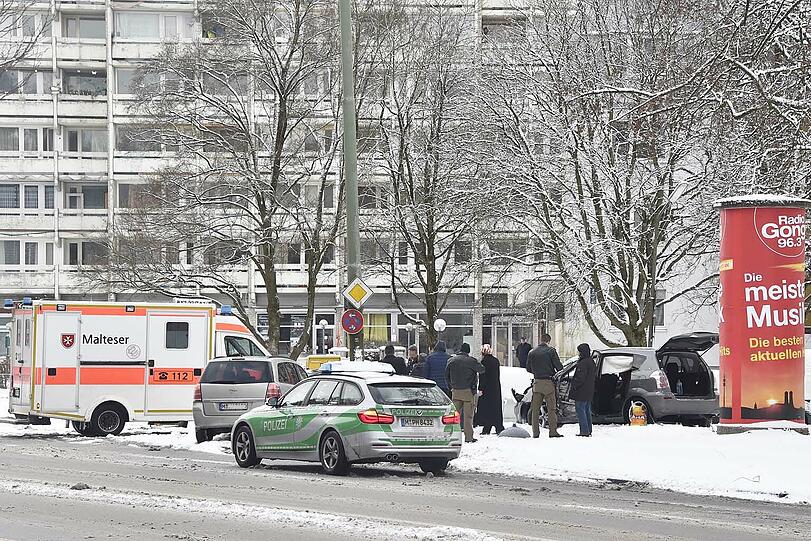 Bei dem Unfall wurden mehrere Personen verletzt.