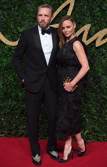 Der britische Publizist Alasdhair Willis mit Ehefrau Stella McCartney.
