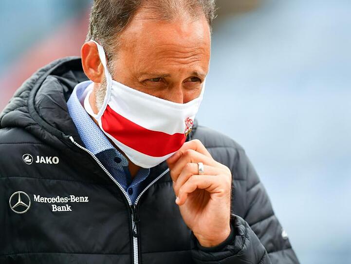 VfB-Coach Pellegrino Matarazzo trifft mit seinem Team im Spitzenspiel auf den HSV.