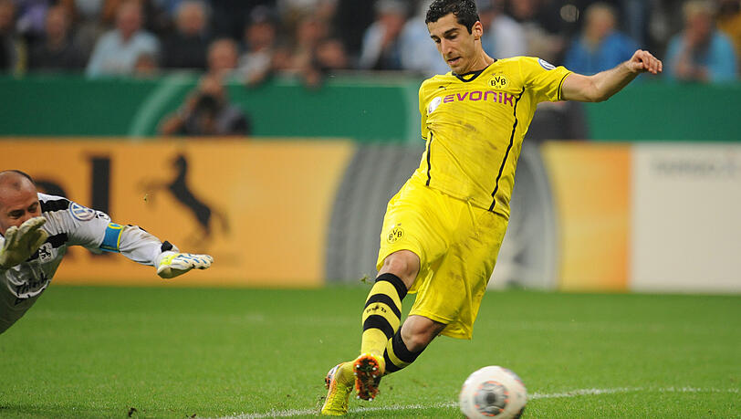 Da war selbst Gabor Kiraly machtlos: Henrikh Mkhitaryan erzielt das entscheidende 2:0. (Archivbild)