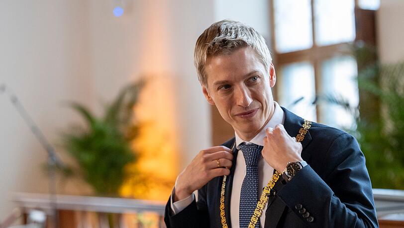 Dominik Krause mit der Amtskette. (Archivbild) Dominik Krause mit der Amtskette. (Archivbild)