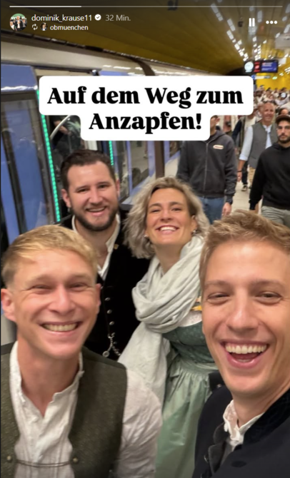 OB Krause mit der U-Bahn auf dem Weg zum Anzapfen. OB Krause mit der U-Bahn auf dem Weg zum Anzapfen.