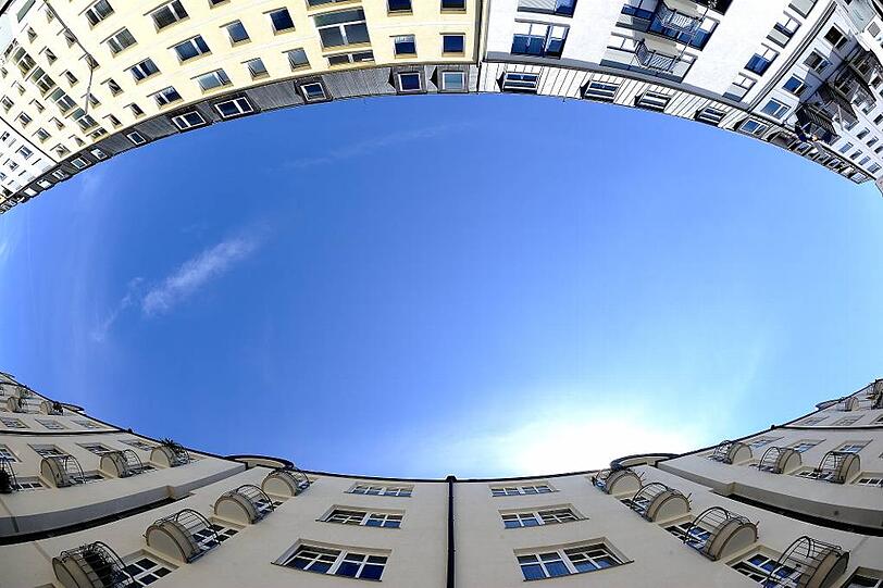 In den Himmel geschossen sind die Immobilienpreise in München. Die Wohnungen sind teurer, als sie wert sind.