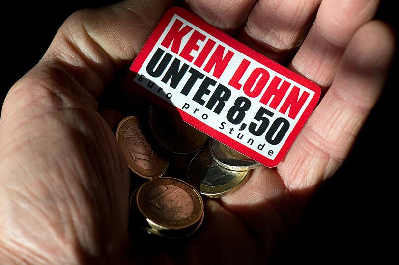 Übergangsregelungen: Noch erhält nicht jeder in Deutschland den Mindestlohn. Ansonsten liegen die Löhne meist über dem Mindestbetrag.