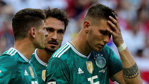 Mario Gomez, Mats Hummels und Niklas Süle (von links) nach dem 0:2 gegen Südkorea.