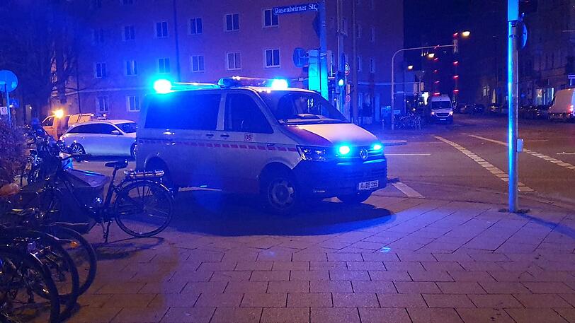 Am Montagmorgen gab es einen großen Rettungseinsatz am Rosenheimer Platz.