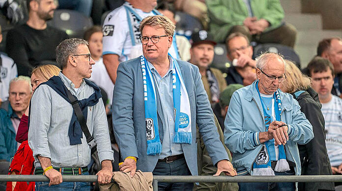 Höchste Zeit für ein drittes Lager? Martin Gräfer, Vorstandschef von 1860-Hauptsponsor "die Bayerische", ist einer der Initiatoren.  Foto: imago