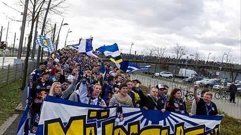Die Münchner Fan-Invasion in Mannheim.