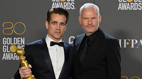 "The Banshees of Inisherin": Hauptdarsteller Colin Farrell (l.) und Regisseur Martin McDonagh bei den Golden Globe Awards.