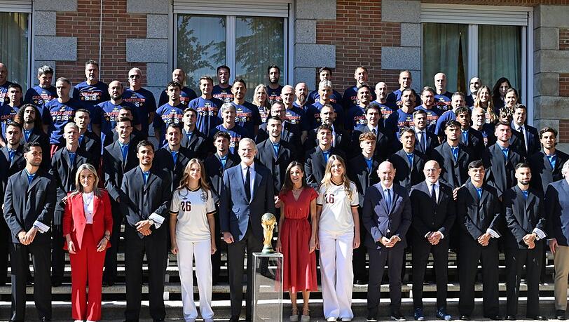 König Felipe und Spaniens Weltmeister in Madrid. König Felipe und Spaniens Weltmeister in Madrid.