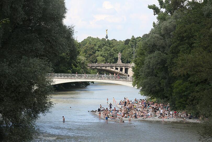 Heuer dann so: Kabelsteg und Ludwigsbrücke &ndash; was für ein Panorama.