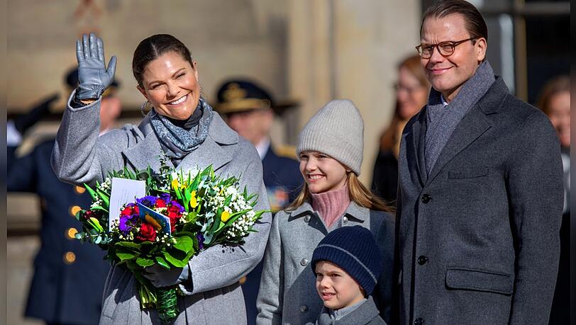 Victoria von Schweden mit ihrem Ehemann und den beiden Kindern.