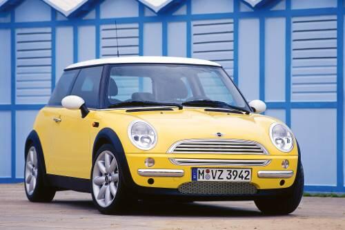 Große, rundliche Schweinwerfern und kurvige Konturen: Solche Autos bringen zum Lächeln, sagen die Forscher.