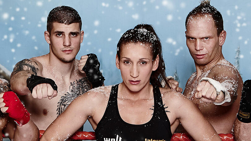 Kickboxerin Julia Irmen im Mittelpunkt. Außerdem:Bojan Aladzic (l.) und Dominik Haselbeck.