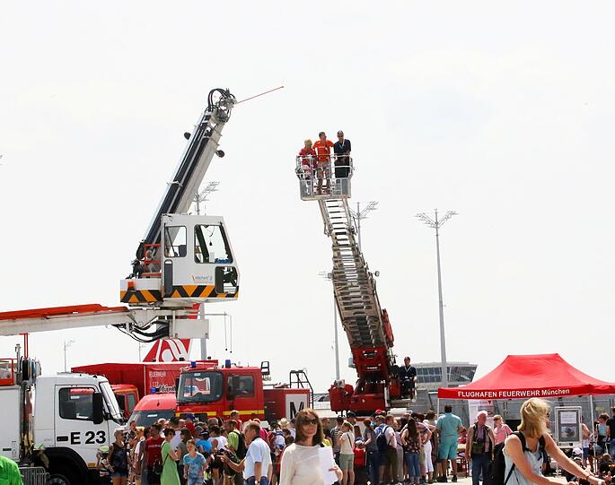 20.000 Besucher strömten ins Erdinger Moos. Die Bilder vom Airport-Day am Flughafen.