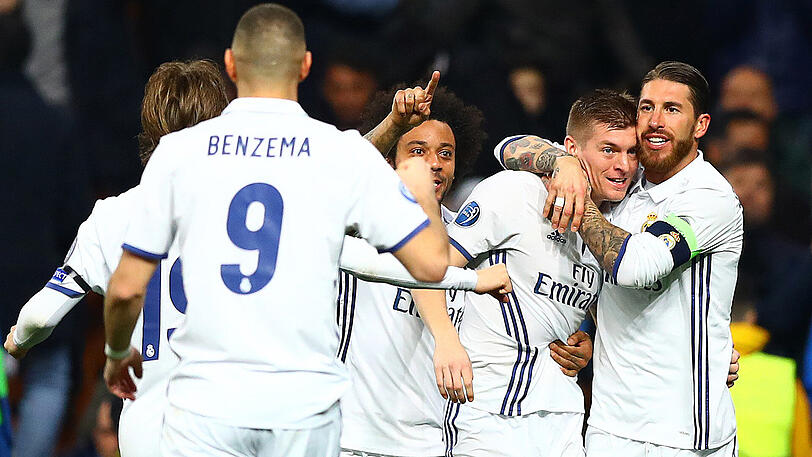 Jubelarie der Königlichen - mittendrin statt nur dabei: Toni Kroos (Zweiter von rechts).