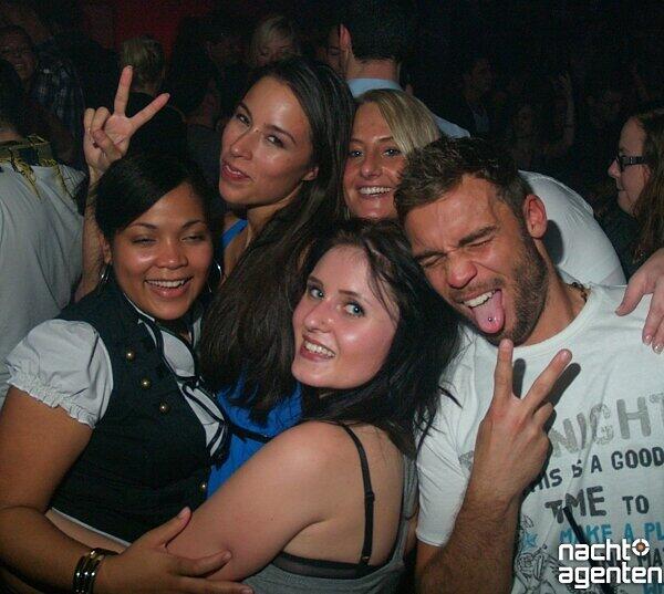 "Big Bill Bar" im Ruby (Freitag 11.11.2011). Mehr Fotos von dieser Party sehen Sie unter:
