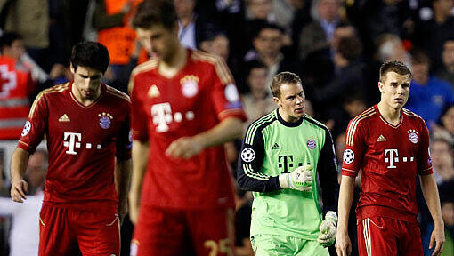 Am Ende ein Punkt – doch wirklich zufrieden sind die Bayern um Martínez, Müller, Neuer und Badstuber damit nicht. Am Ende ein Punkt – doch wirklich zufrieden sind die Bayern um Martínez, Müller, Neuer und Badstuber damit nicht.