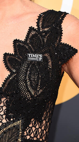 Missi Pyle mit dem "Time's Up"-Anstecker.