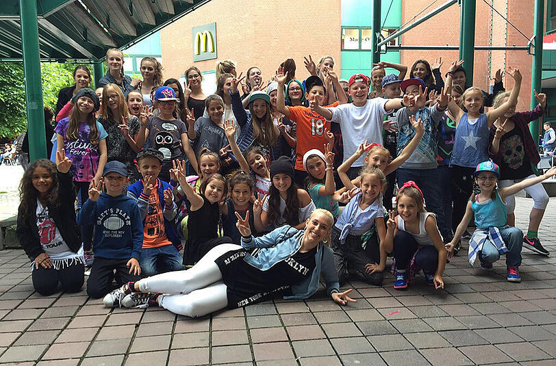Rund 50 Kinder und Jugendliche tanzten im Pep am Freitag einen Flashmob.