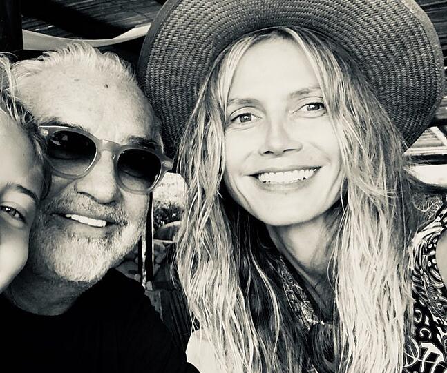Model Heidi Klum verbringt ihren Urlaub gemeinsam mit ihren vier Kindern. Auch den Vater von Töchterchen Leni, Flavio Briatore, traf die Familie.