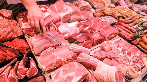 In den vergangenen Jahren wurde in Deutschland immer weniger Fleisch produziert. (Archivbild)