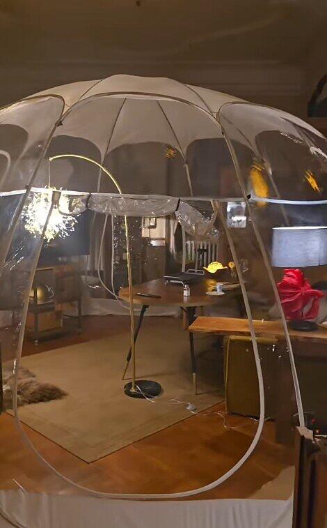 TV-Star Hanka Rackwitz präsentiert ihr Heiz-Zelt auf Instagram. Ihr Alltag findet nun zum Großteil unter dem wärmenden Gewölbe statt.