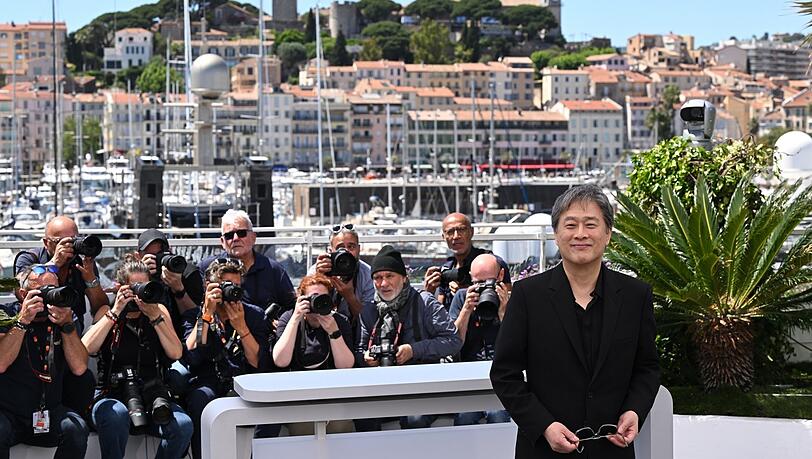 Jury-Präsident Park Chan-wook während des Fototermins der Jury bei den 79. Filmfestspielen von Cannes in Cannes, Frankreich. Jury-Präsident Park Chan-wook während des Fototermins der Jury bei den 79. Filmfestspielen von Cannes in Cannes, Frankreich.