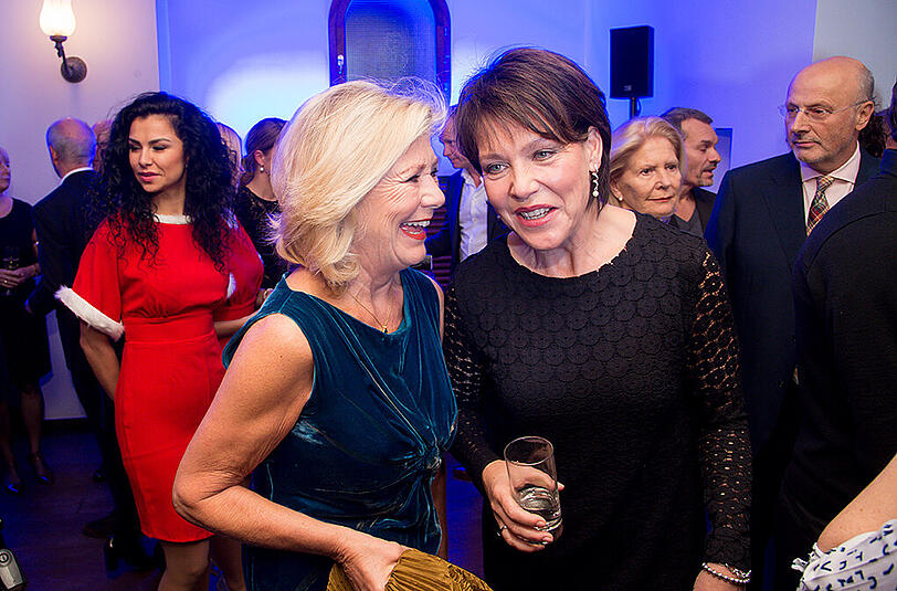 Die Schauspielerinnen Jutta Speidel (l.) und Janina Hartwig.
