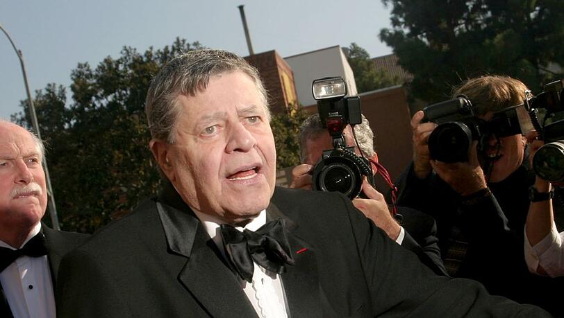 Ein neuer Kurzfilm wirft Jerry Lewis missbräuchliches Verhalten in mehreren Fällen vor.